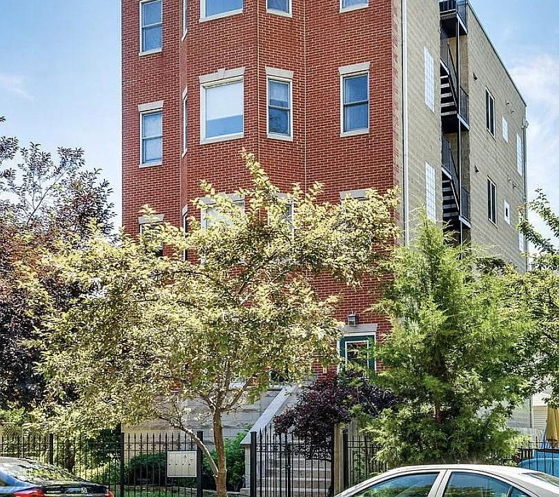 1st image of 1102 N Wood St APT 1