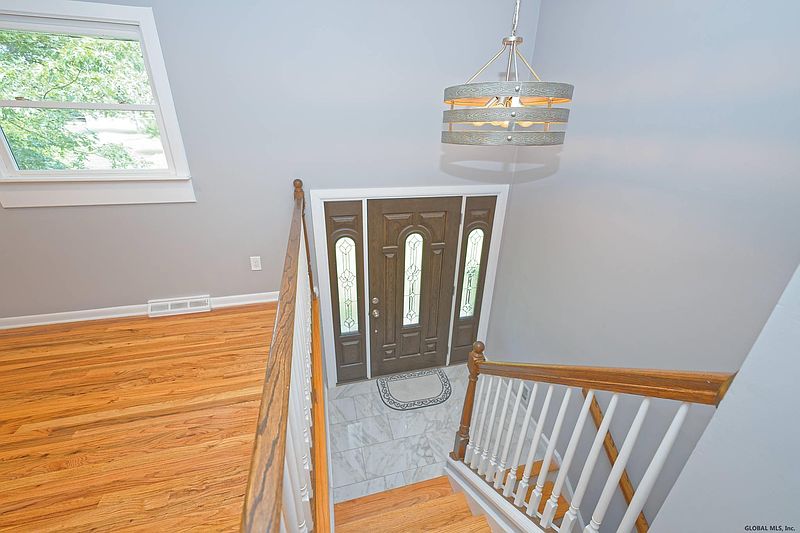 4th image of 6 Stony Brook Drive