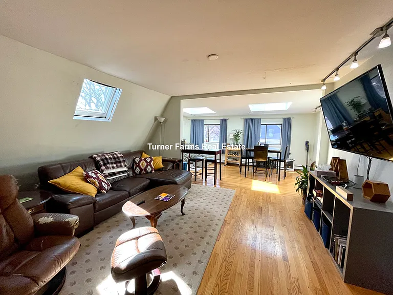 12 Evergreen Ave #3 — Photo 7
