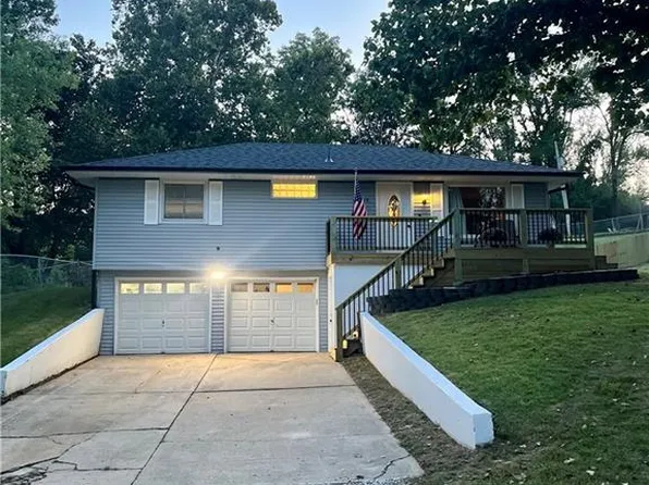 15 Village Circle Dr, Platte City, MO 64079