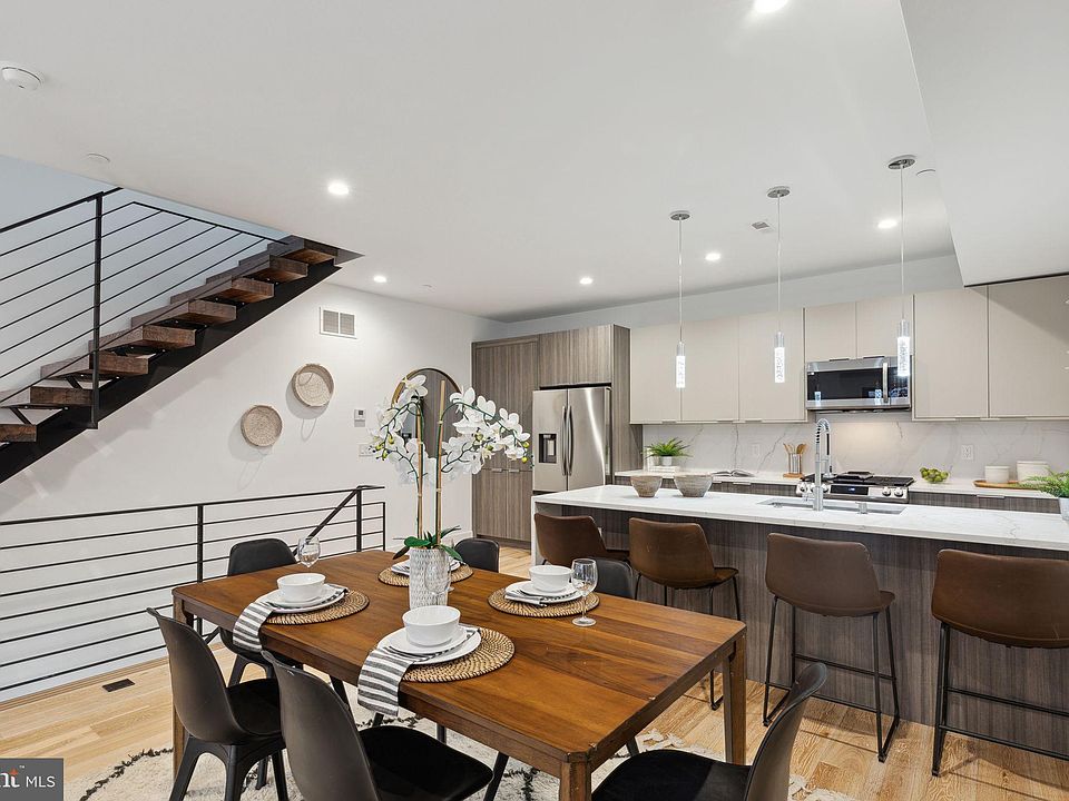1st image of 119 Greenwich St #4