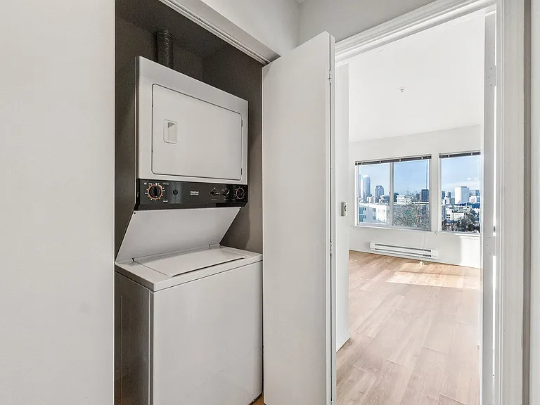 24-web-or-mls-1610 16th Ave unit 31 Seattle-S3112-014