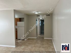 955 Knox McRae Dr