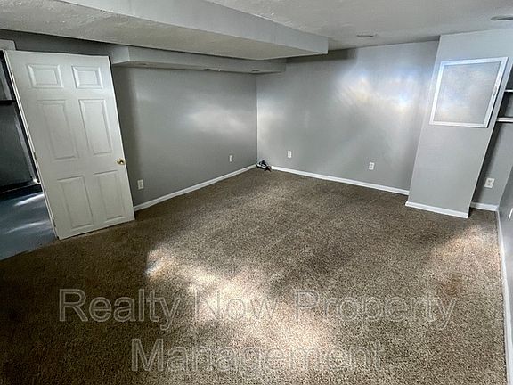 3rd image of 18604 Waterbury Ave
