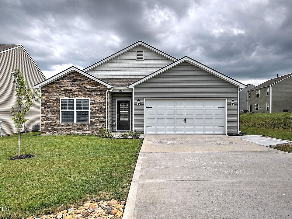 1st image of 1209 Valley Parke Dr
