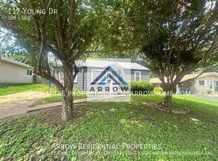 117 Young Dr, Saint Louis, MO 63135