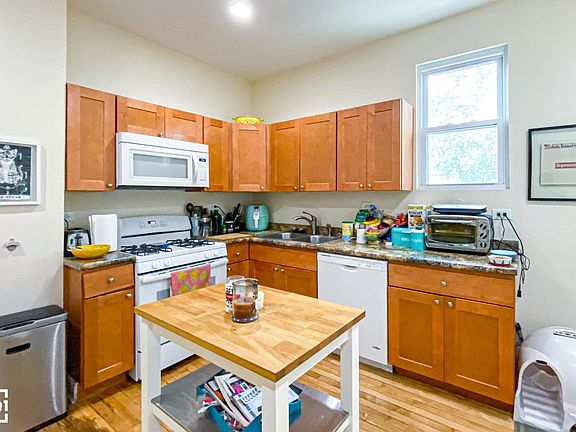 4th image of 3237 N Kedzie Ave #2F