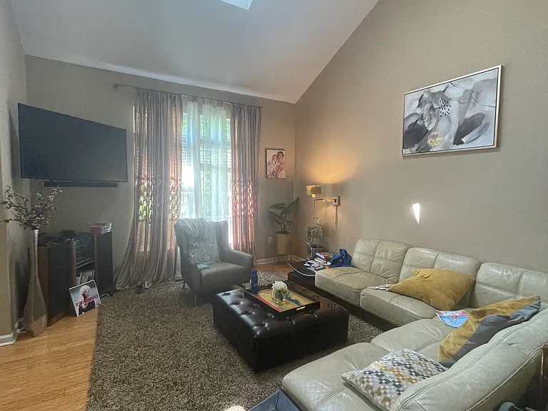 7434 Jeans Way — Photo 3