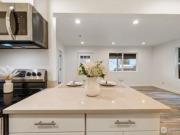 5th image of 517 Dundass Avenue