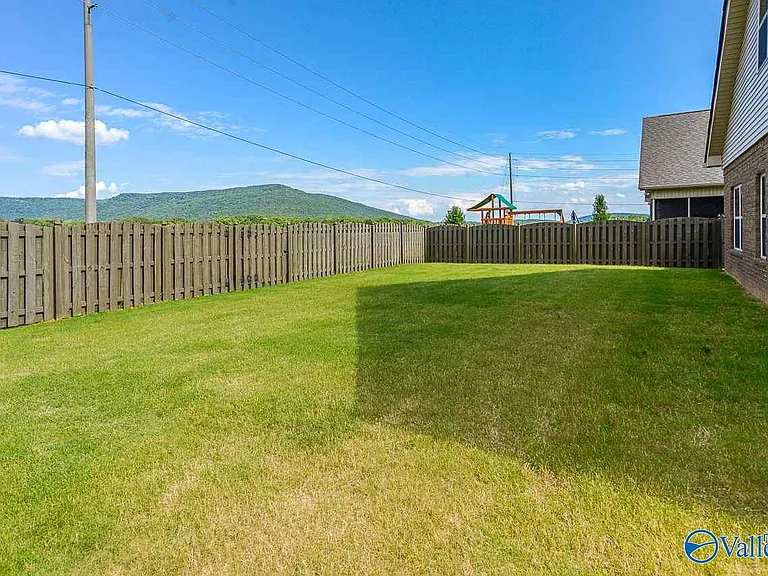 3031 Greenway Cir SE — Photo 38