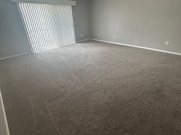 5th image of 30564 Oakridge Manor Dr