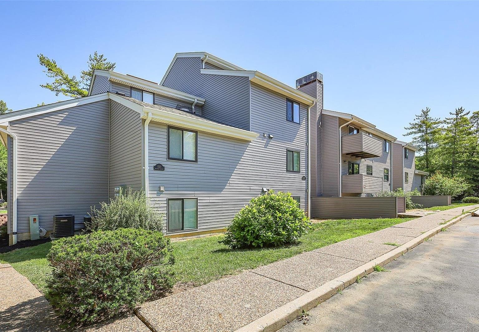 1325 Prospect Village Ln APT F, Ballwin, MO 63021 MLS 24038377 Zillow
