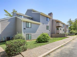 1325 Prospect Village Ln APT F, Ballwin, MO 63021