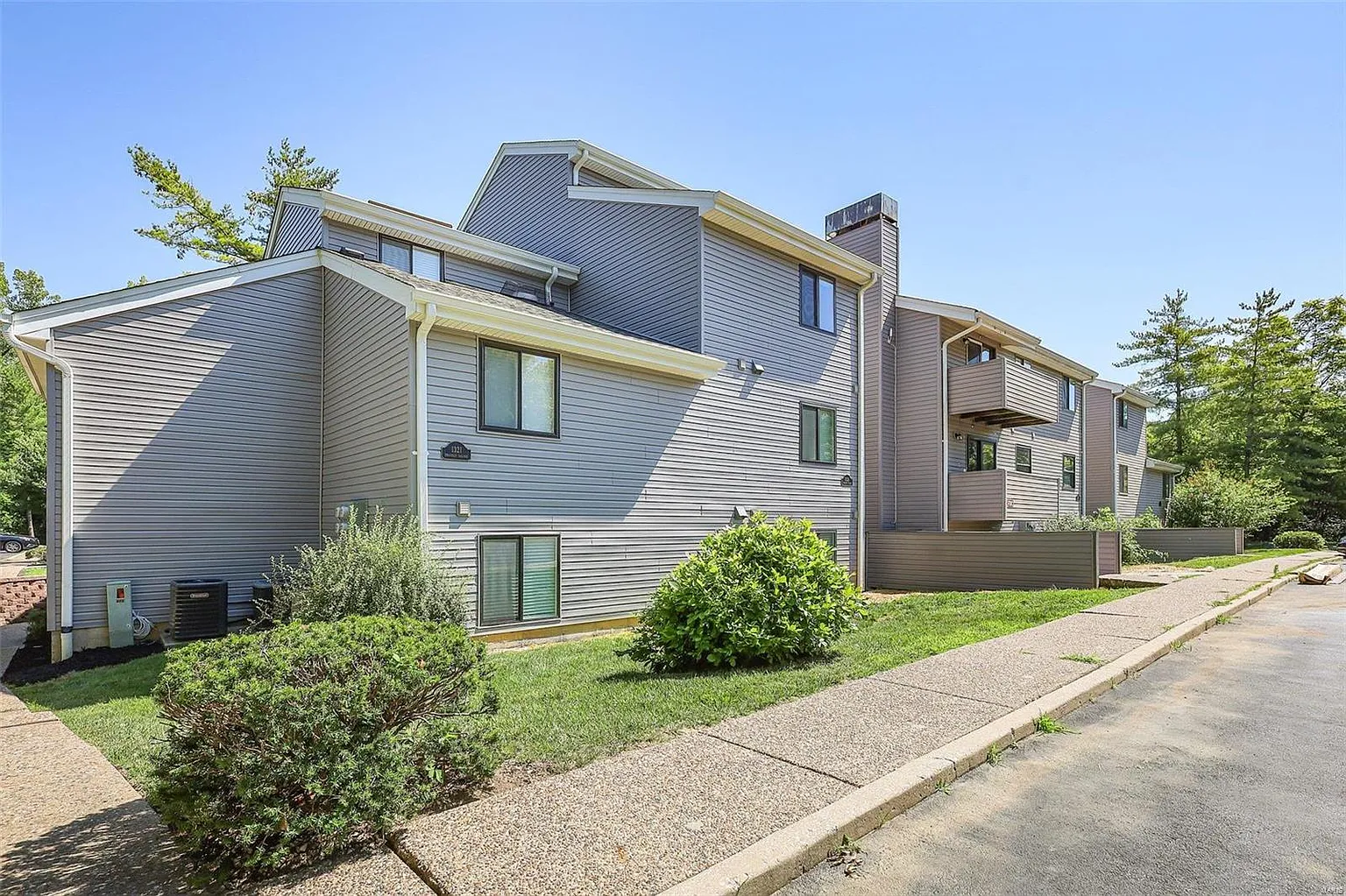 1325 Prospect Village Ln APT F photo 1