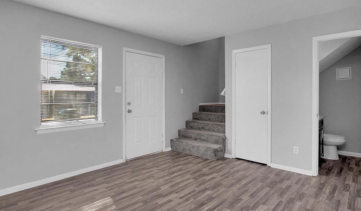 Dixon Heights — Photo 3