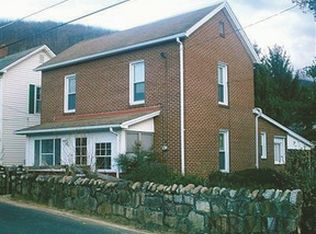 1010 College St, Narrows, VA 24124