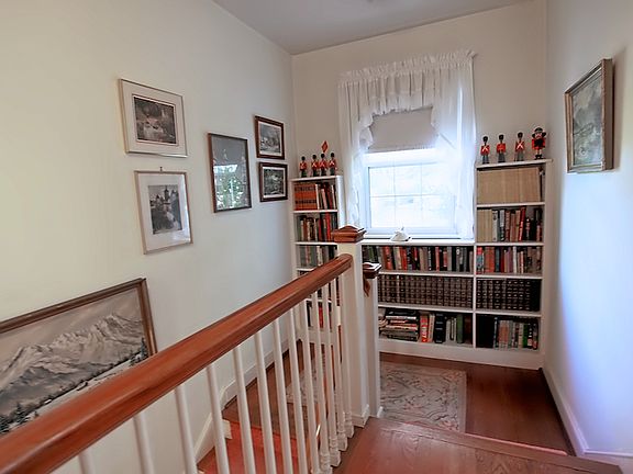 3rd image of 15 W Princeton Cir