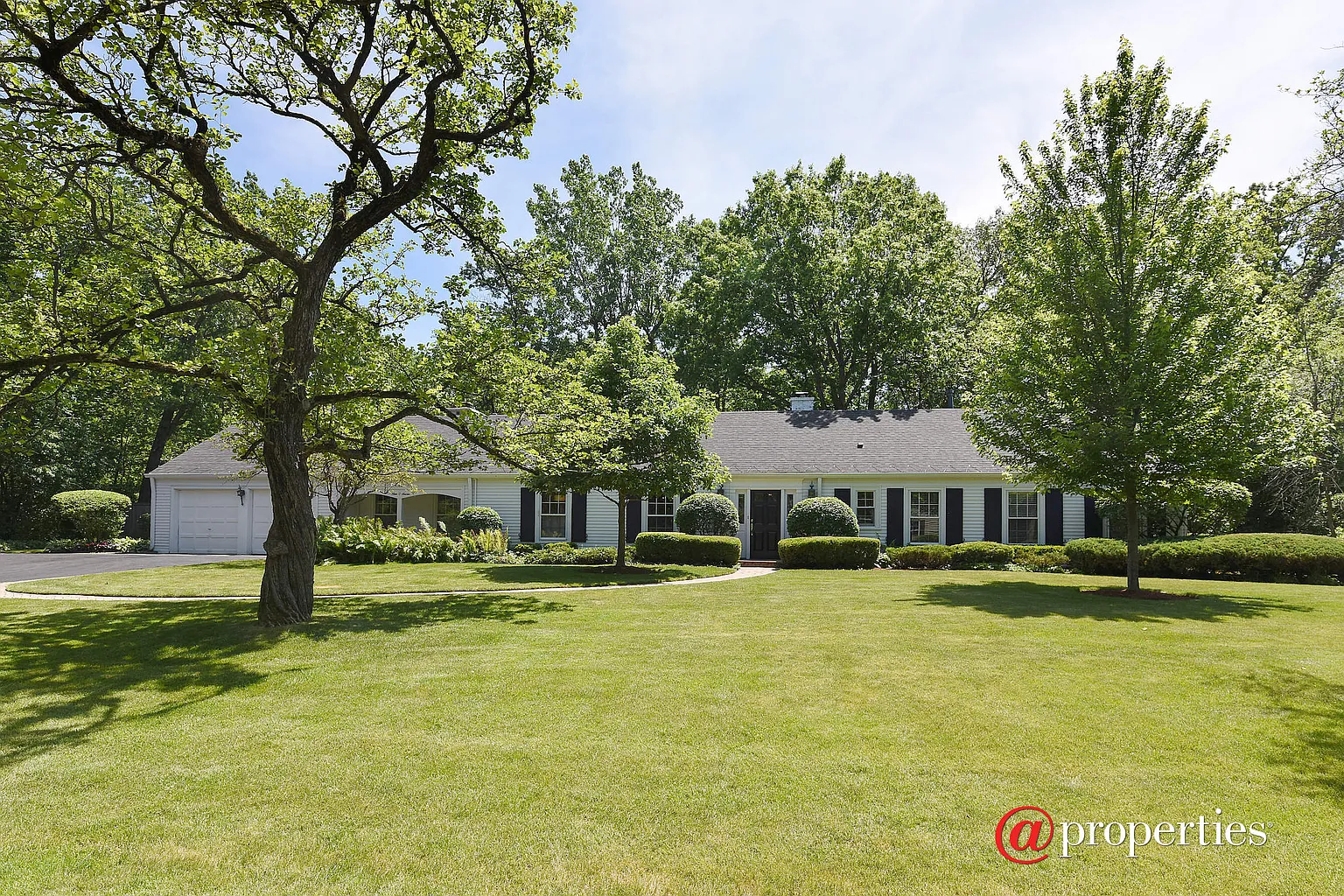 907 Wildwood Ln photo 1