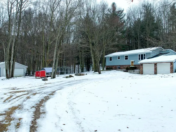 6156 Willits Rd, Fostoria, MI 48435