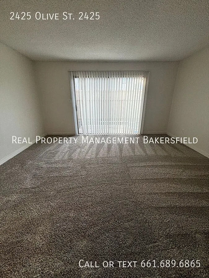 Building Photo - 2425 Olive St #2425