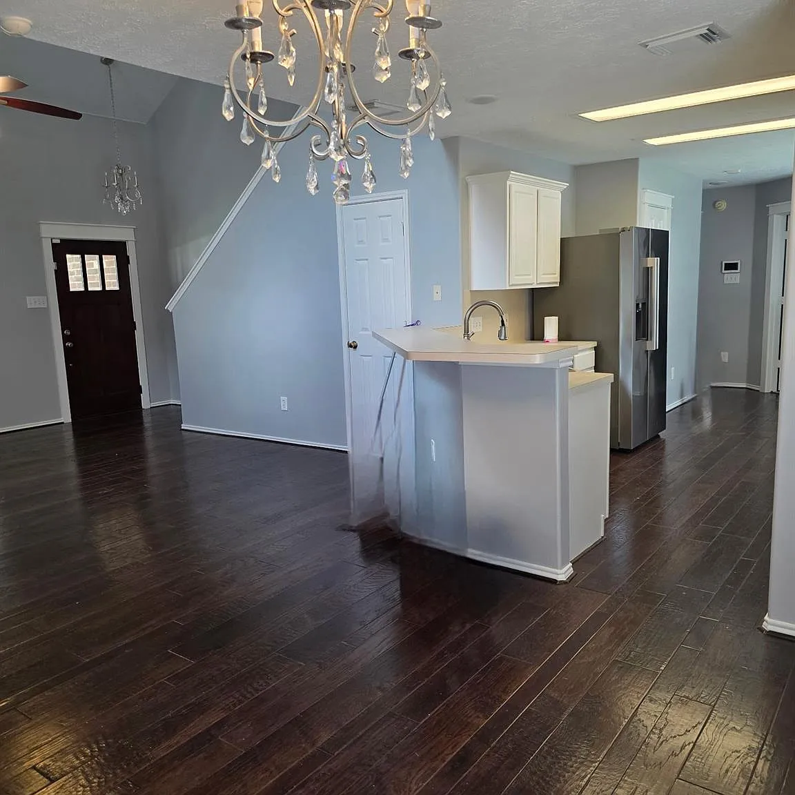 3 bed, 2.5 bath, 1729 sqft, $2,400 — Photo 3