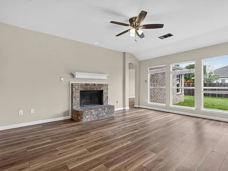1412 Constantina Dr — Photo 12