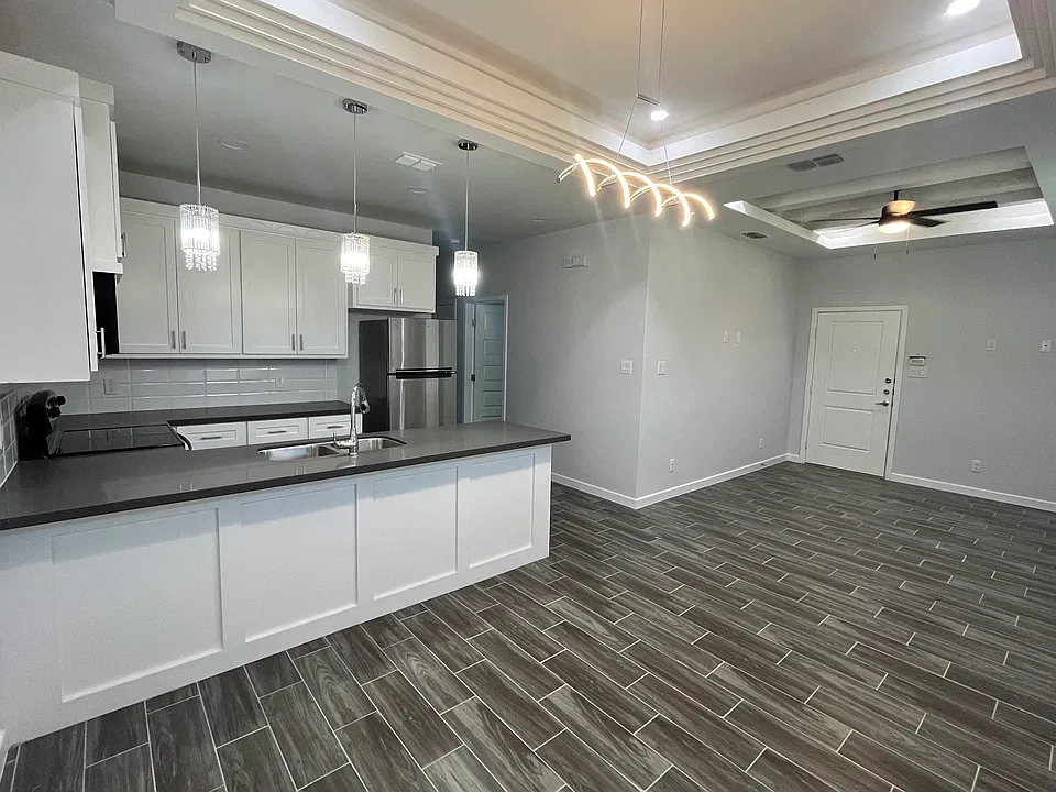 1708 W Violet Dr #2