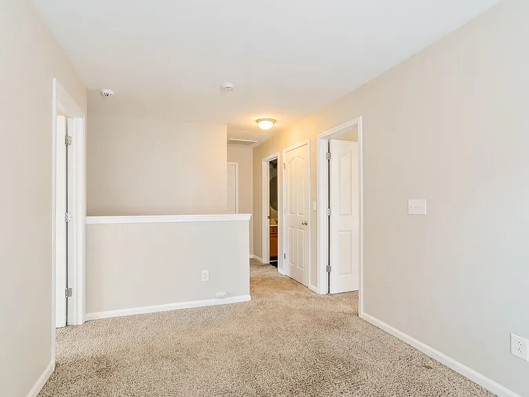 1733 Larne Cir — Photo 14