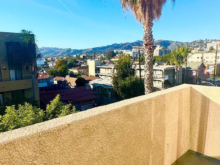 1234 Las Palmas Ave — Photo 27