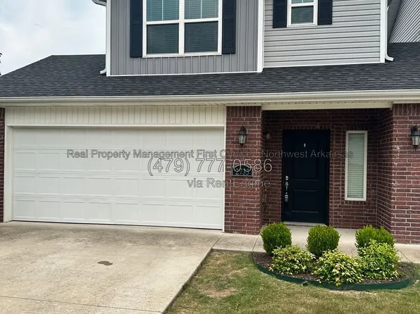 2733 W Kilimanjaro Way, Rogers, AR 72758