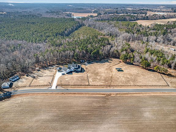 3rd image of 794 Cobb Rd