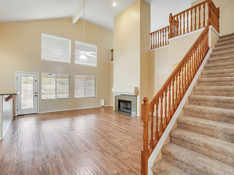1380 N Concord Ave — Photo 12