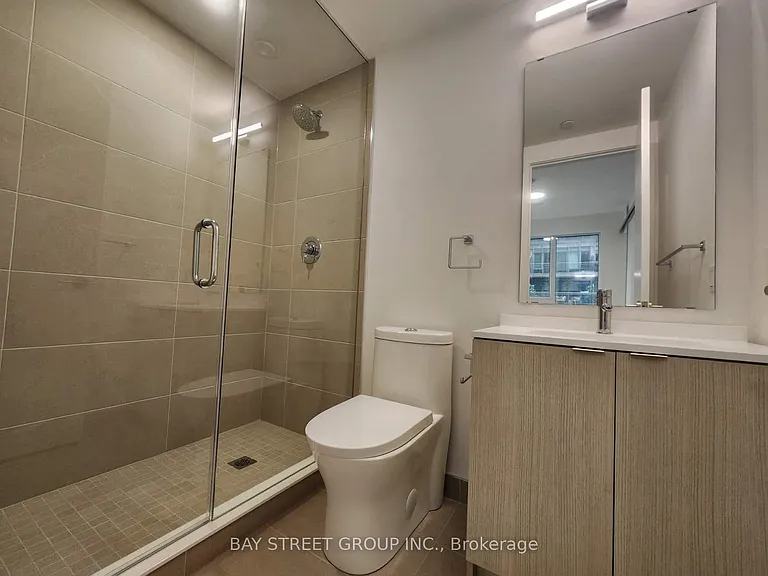 100 Queen St E #605 — Photo 4