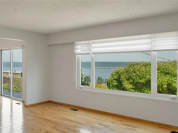244 Alder St S, Campbell River, BC V9W 2N1