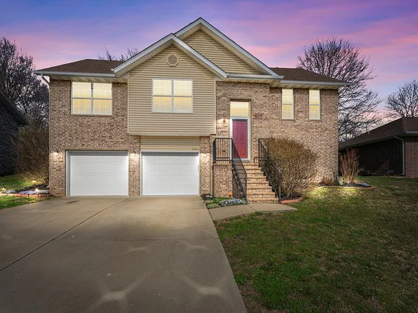 3923 W Parkridge Circle, Springfield, MO 65802