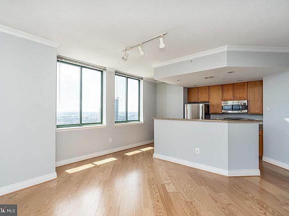 4th image of 414 Water St Unit 3002
