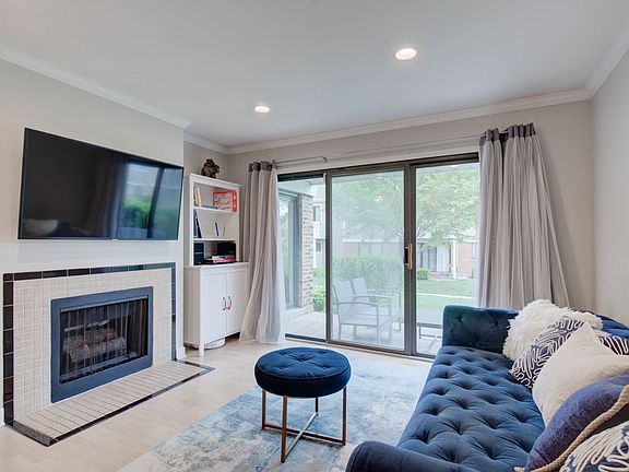 2nd image of 369 Thornhill Ct #D1