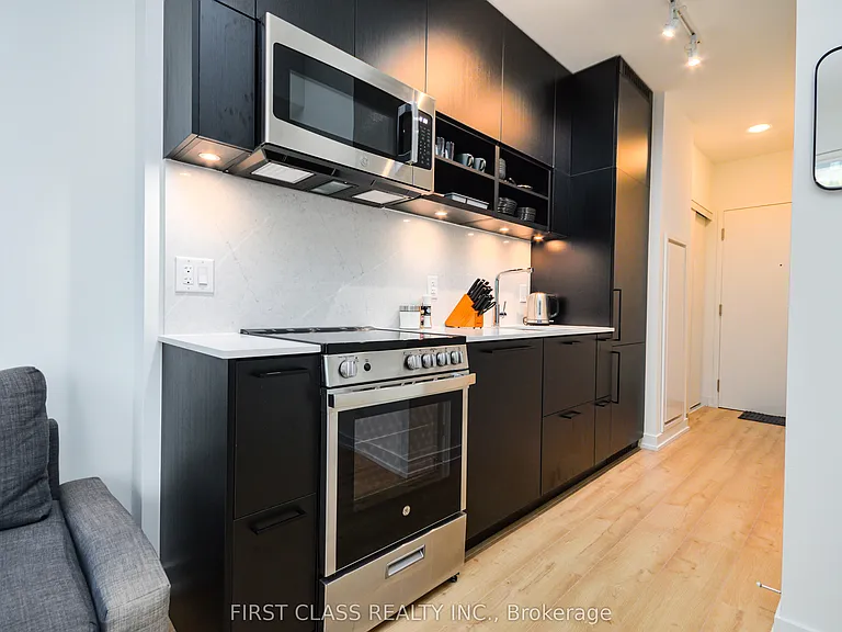 135 Liberty St — Photo 12