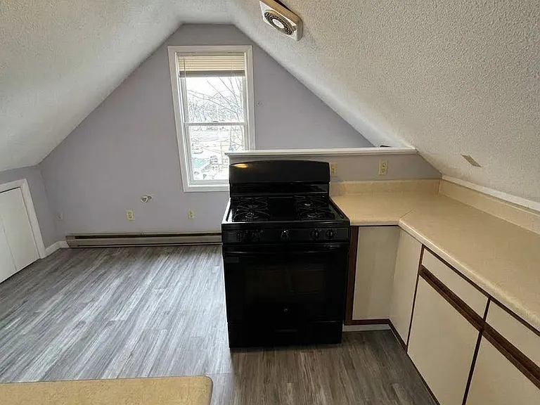 11 Roberts St #3 — Photo 2