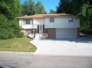 1021 W Spruce St, Junction City, KS 66441