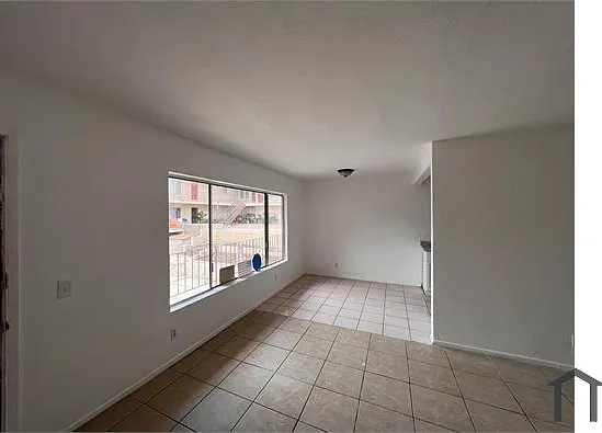 2 bed, 900 sqft, $2,400 — Photo 4