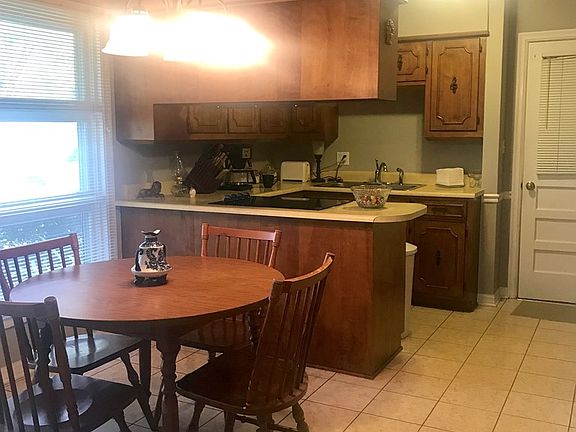 4th image of 155 Dogwood Dr