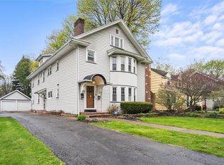 39 Antlers Dr, Rochester, NY 14618