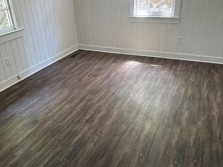 206 Broadway St — Photo 4