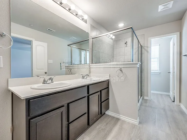 3537 Brentwood Dr — Photo 5