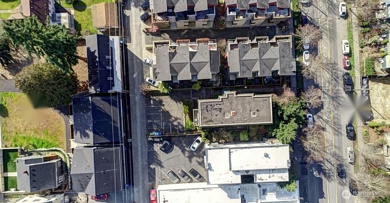 3rd image of 5916 California Avenue SW
