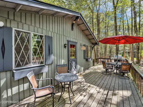 429 Berry Ln, Pocono Lake, PA 18347