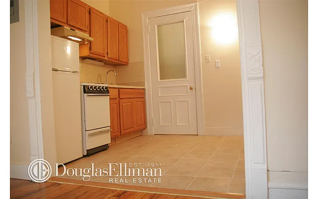 Rented by Douglas Elliman | media 20