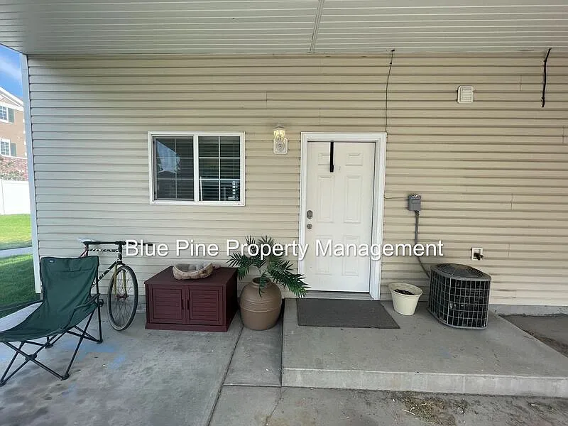 2 bed, 1.5 bath, 1080 sqft, $1,175 — Photo 2