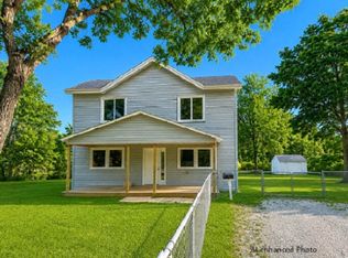 904 E 5th Ave, Winfield, KS 67156